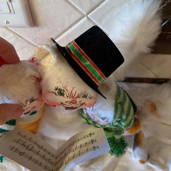 Annalee 3 Kitty Cats Christmas Caroling 10" - Picture 5 of 9